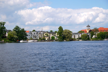 Fototapeta na wymiar Potsdam von der Wasserseite