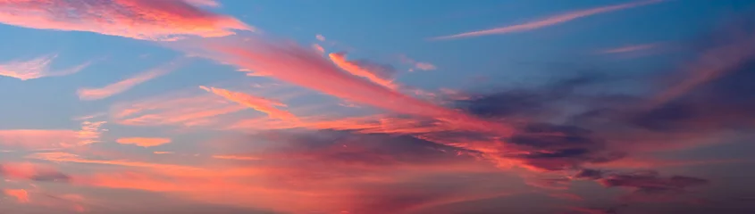 Crédence de cuisine en verre imprimé Mer / coucher de soleil Panorama sky during sunset in the twighligth sky