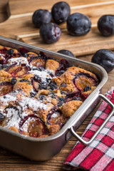 Yeast cake with plums and blueberries.