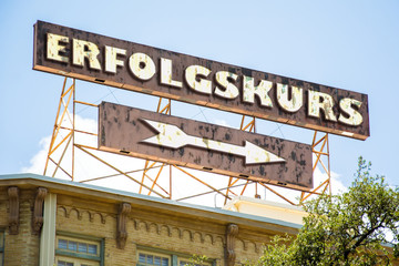 Obraz premium Schild 295 - Erfolgskurs