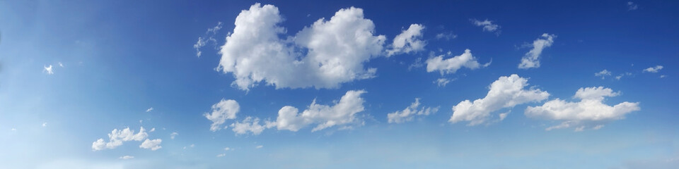 Obraz na płótnie Canvas Vibrant color panoramic sky with cloud on a sunny day. Beautiful cirrus cloud.