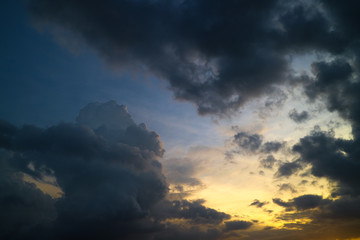 Obraz premium Beautiful sky in the evening