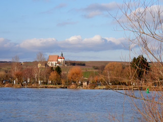 Maria im Weingarten und Weinberge bei Volkach, Unterfanken, Bayern, Deutschland.