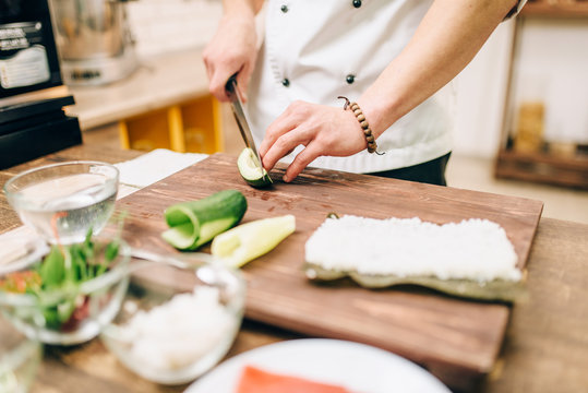 Sushi preparation process, japanese cuisine