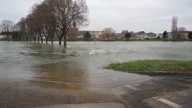 Hochwasser, Überschwemmung