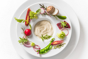 新鮮サラダとディップソース　Fresh salad and dipping sauce