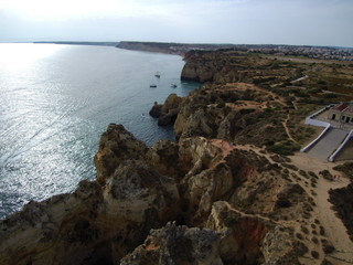 Lagos (Portugal) ciudad del Agarve famosa por su  puerto,casco antiguo amurallado, sus acantilados de Ponta da Piedade y sus playas en el océano Atlántico. 