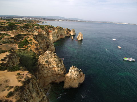 Ponta da Piedade  (Portugal) de Lagos en el Agarrve, formaciones rocosas en la costa con cuevas y grutas por las que se hacen visitas en barco.