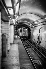 Papier Peint photo Gare Plate-forme de métro de la ville souterraine