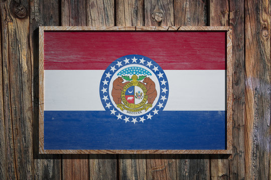 Wooden Missouri flag