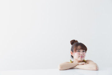 女性・テーブル