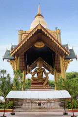 Naklejka premium Индонезия. Сурабая. Статуя Будды с четырьмя лицами. Four Faced Buddha Statue.