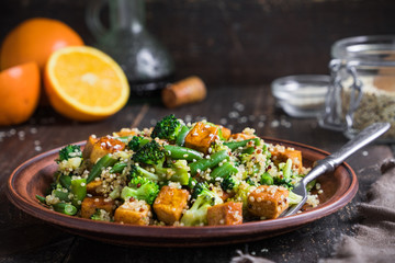 quinoa with tofu and vegetables