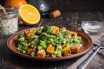 quinoa with tofu and vegetables