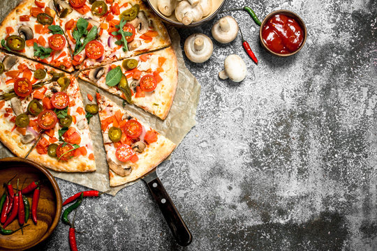 Free Pizza Images – Browse 3,509 Free Stock Photos, Vectors, and Video ...