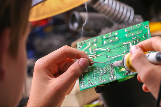 Repair of electronic devices, tin soldering parts