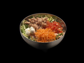 mixed salad bowl with tuna and mozzarella