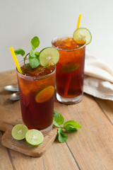 Ice lemon thai's tea.