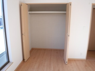 closet,showing,moving