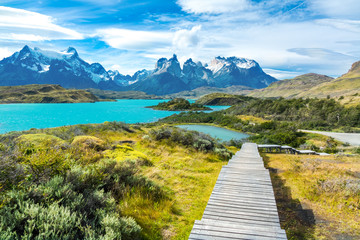 Pehoe-meer en Guernos-bergen mooi landschap, nationaal park Torres del Paine, Patagonië, Chili, Zuid-Amerika