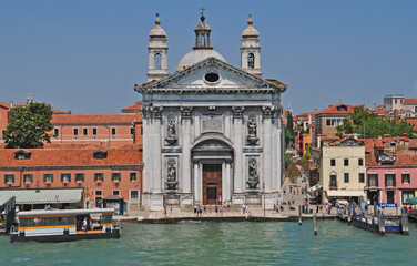 Fototapeta na wymiar view from cruise to little Venice and the beautiful Grand canal, Basilica di Santa Maria Della Salute, Italy