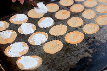 Obraz na płótnie Canvas Row of Thai crispy pancakes