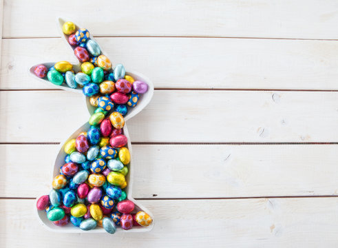 Bunte Ostereier aus Schokolade