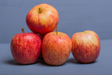 apples