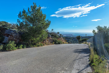Straße bergab nach Palma © Mathias Weil