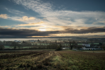  Lever du soleil brumeux