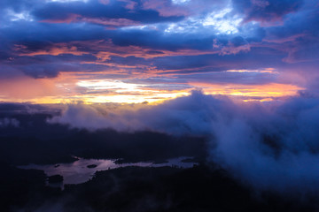 Fototapeta na wymiar Famous sunrise on Adams peak in Sri Lanka