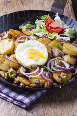 Tiroler Groestl mit Spiegelei
