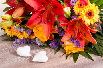 Blumenstrauß mit Herzen