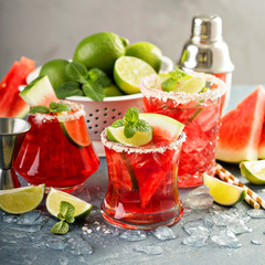 Watermelon margarita with limes