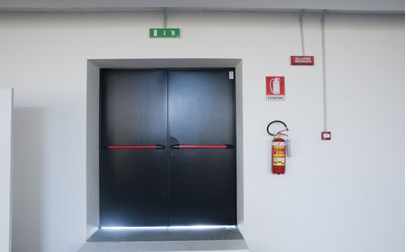 segnaletica,componenti e accesori antincendio 