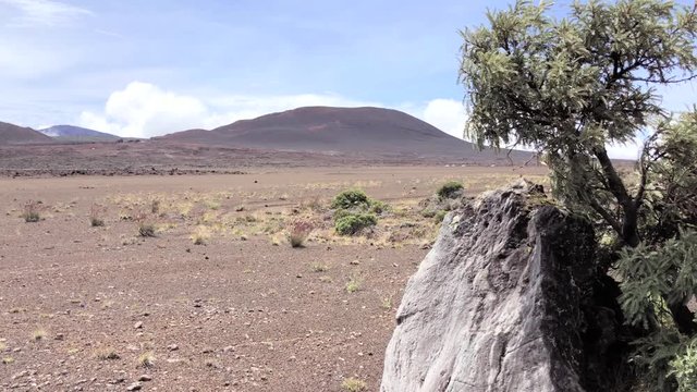 Paysage spectaculaire de la Plaine des Sables, pr&egrave;s du Piton de la Fournaise, Ile de la R&eacute;union