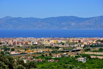 Fototapeta na wymiar Stretto di Messina - Veduta vista da Gallina
