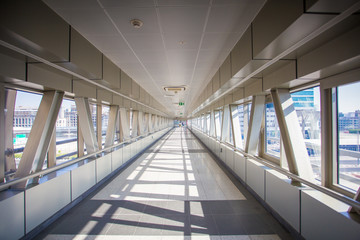 Fototapeta premium Czysty tunel dla pieszych
