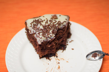 Chocolate cake with white chocolate cream