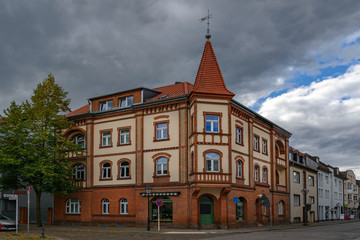 Fototapeta na wymiar Renoviertes historisches Eckhaus in Bernau bei Berlin