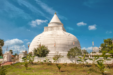 Tissamaharama Raja Maha Viharaya stupa