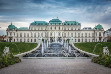 Fotobehang Belvedere Paleis en fonteinen, Wenen, Oostenrijk. © Tryfonov