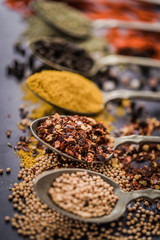 Intensive condiments on old spoons