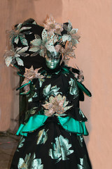 Costume di carnevale con fiori