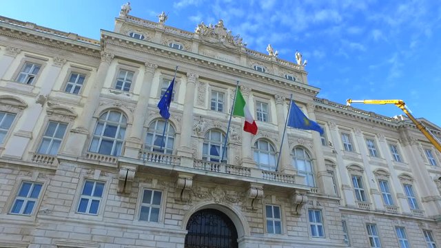 Palazzo del Lloyd Triestino a Trieste in Italia.