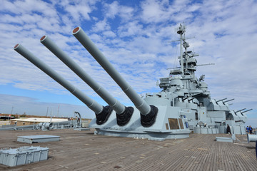 A Dakota class Battleship in Alabama © paulbriden