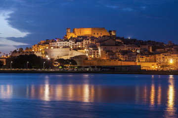 Naklejka premium Peniscola panorama at dawn