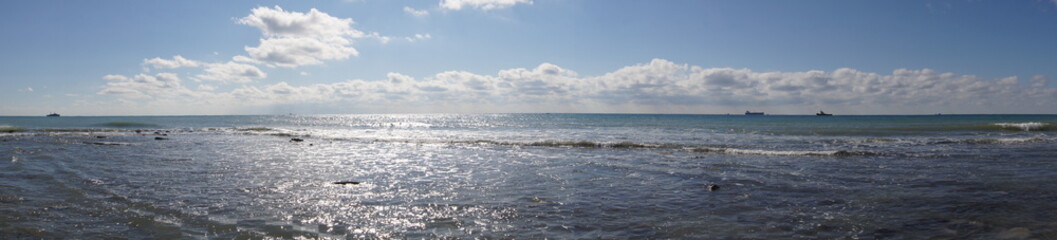 Fototapeta na wymiar Panorama of the sea shore.