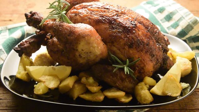 Brath&auml;hnchen Pollo arrosto Ayam panggang Roast rostizado Pollastre rostit chicken Poulet video asado دجاجة مشوية