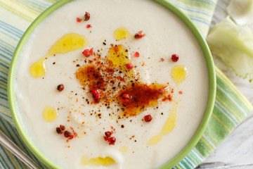 Creamy cauliflower soup